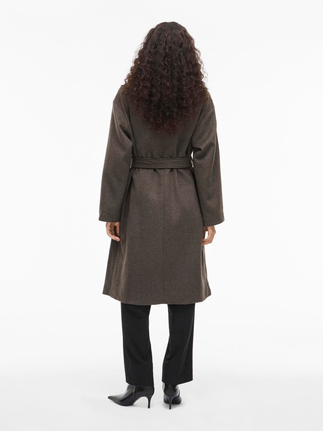 model_shot-back