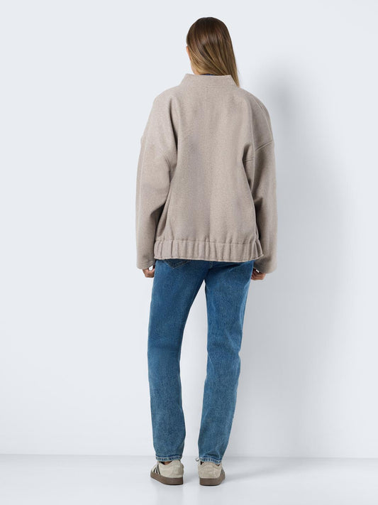 model_shot-front_full