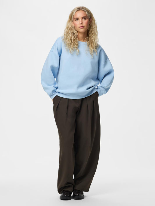 model_shot-front_full