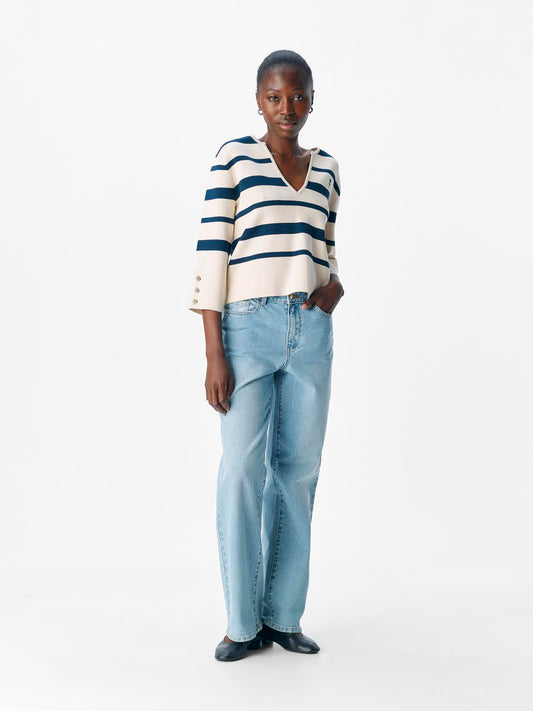 model_shot-front_full