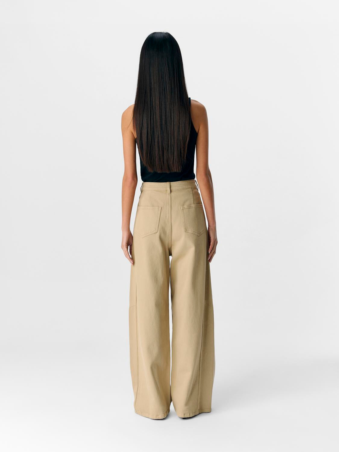 model_shot-back