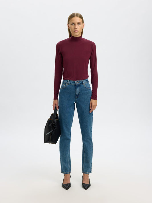 model_shot-front_full