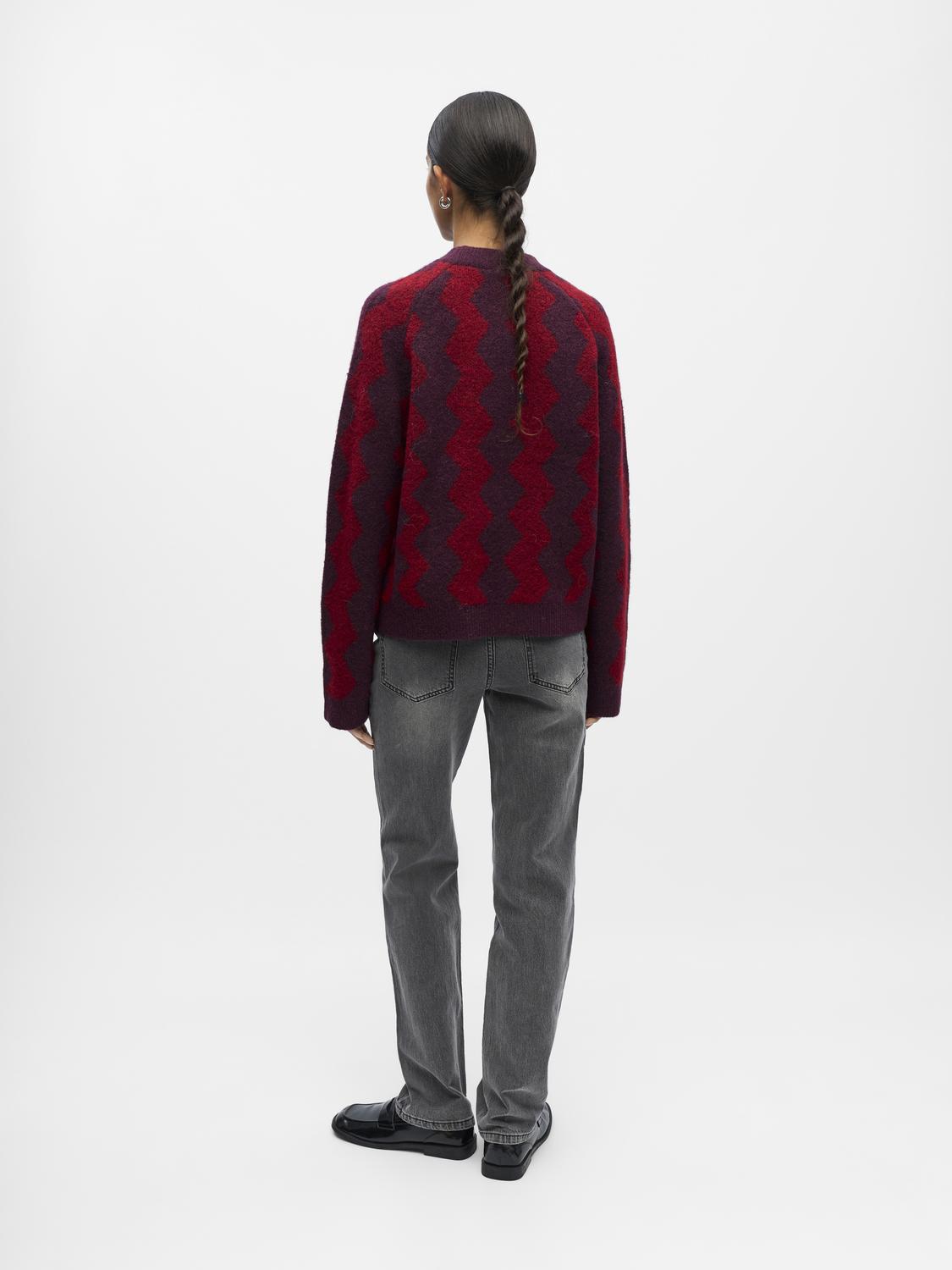 model_shot-back