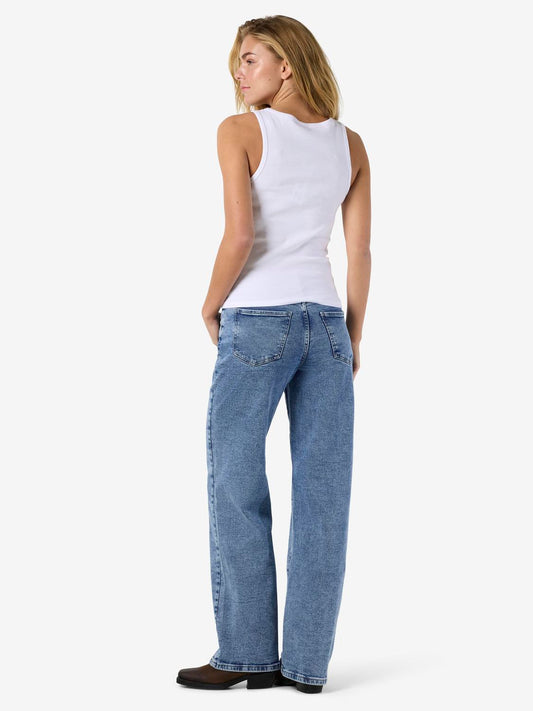 model_shot-front_full