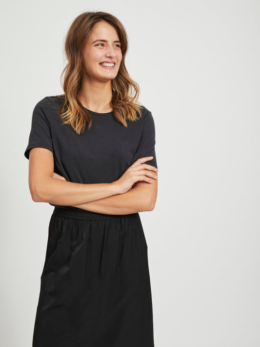 Juodos spalvos marškinėliai, Vila Clothes