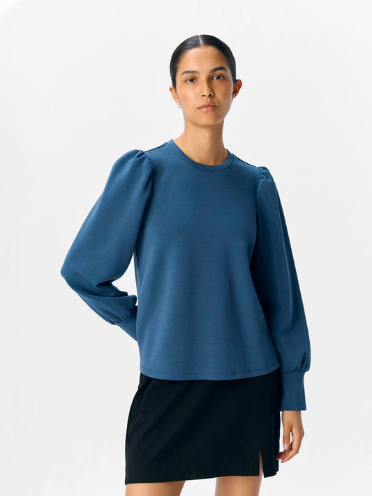 model_shot-front