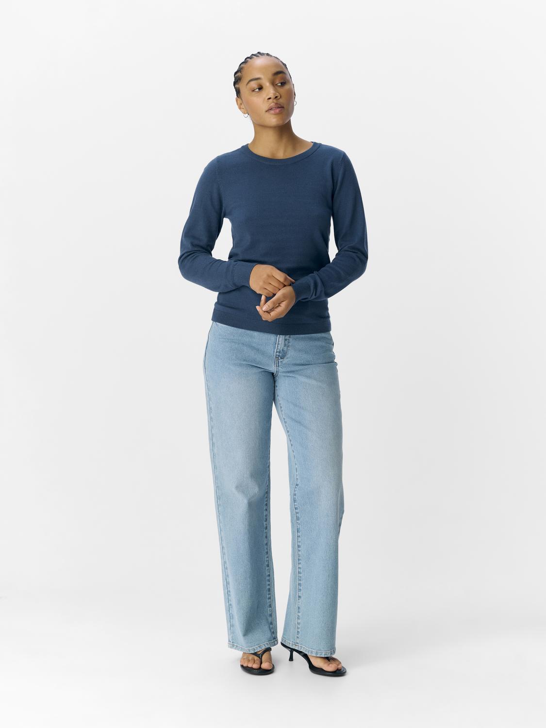 model_shot-front_full