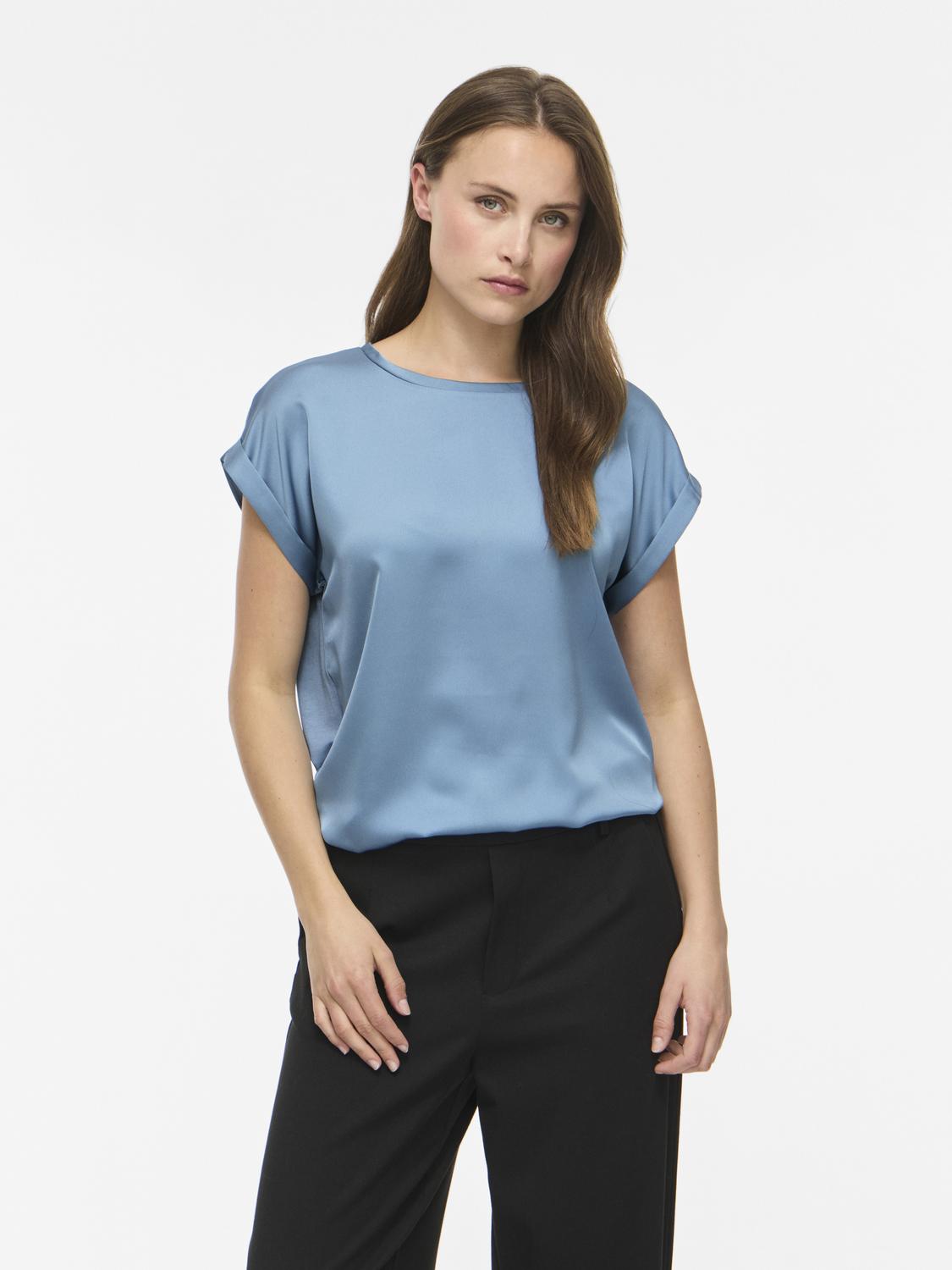 model_shot-front