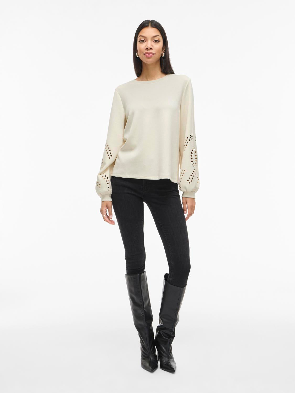 model_shot-front_full