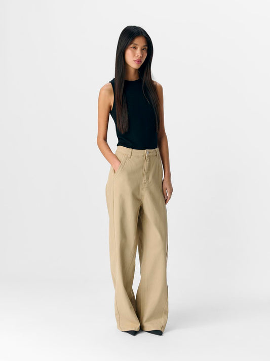 model_shot-front_full