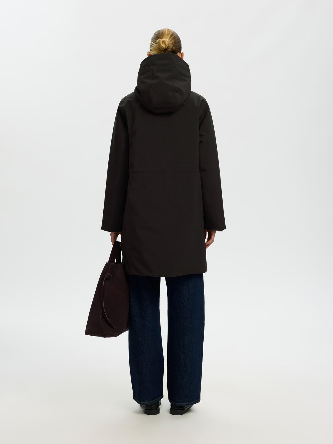 model_shot-back