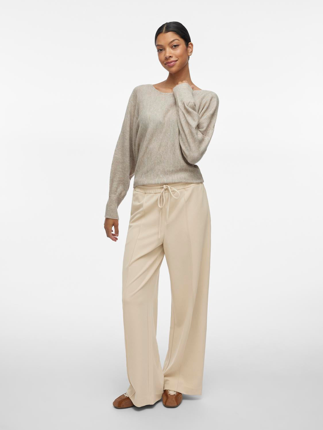 model_shot-front_full