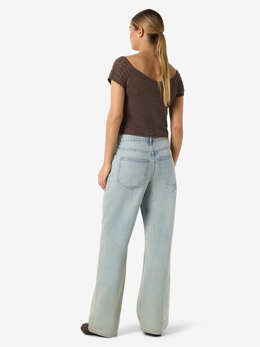 model_shot-front_full