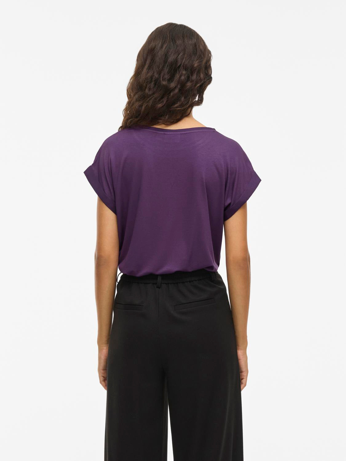 model_shot-back