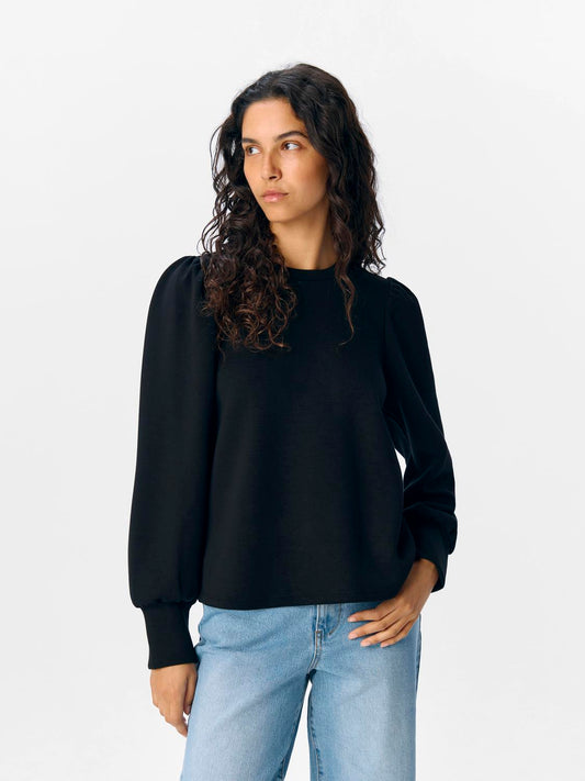 model_shot-front