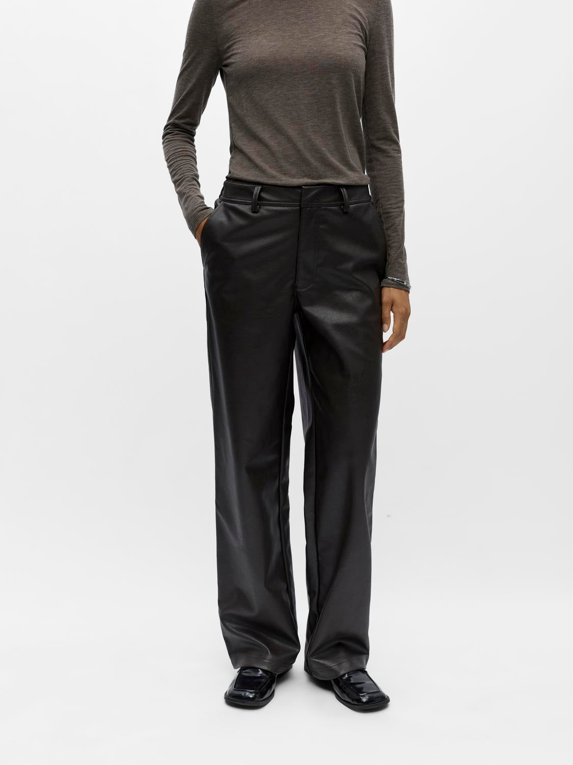 model_shot-front