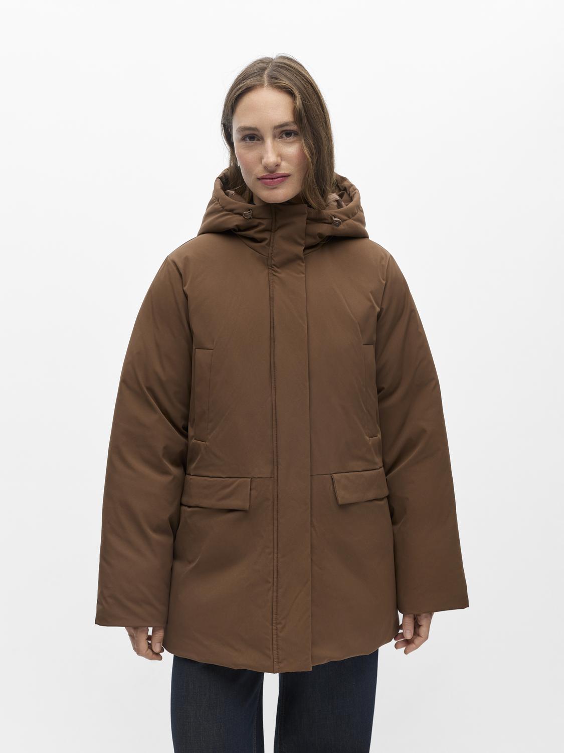 model_shot-front