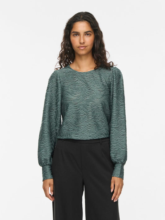 model_shot-front
