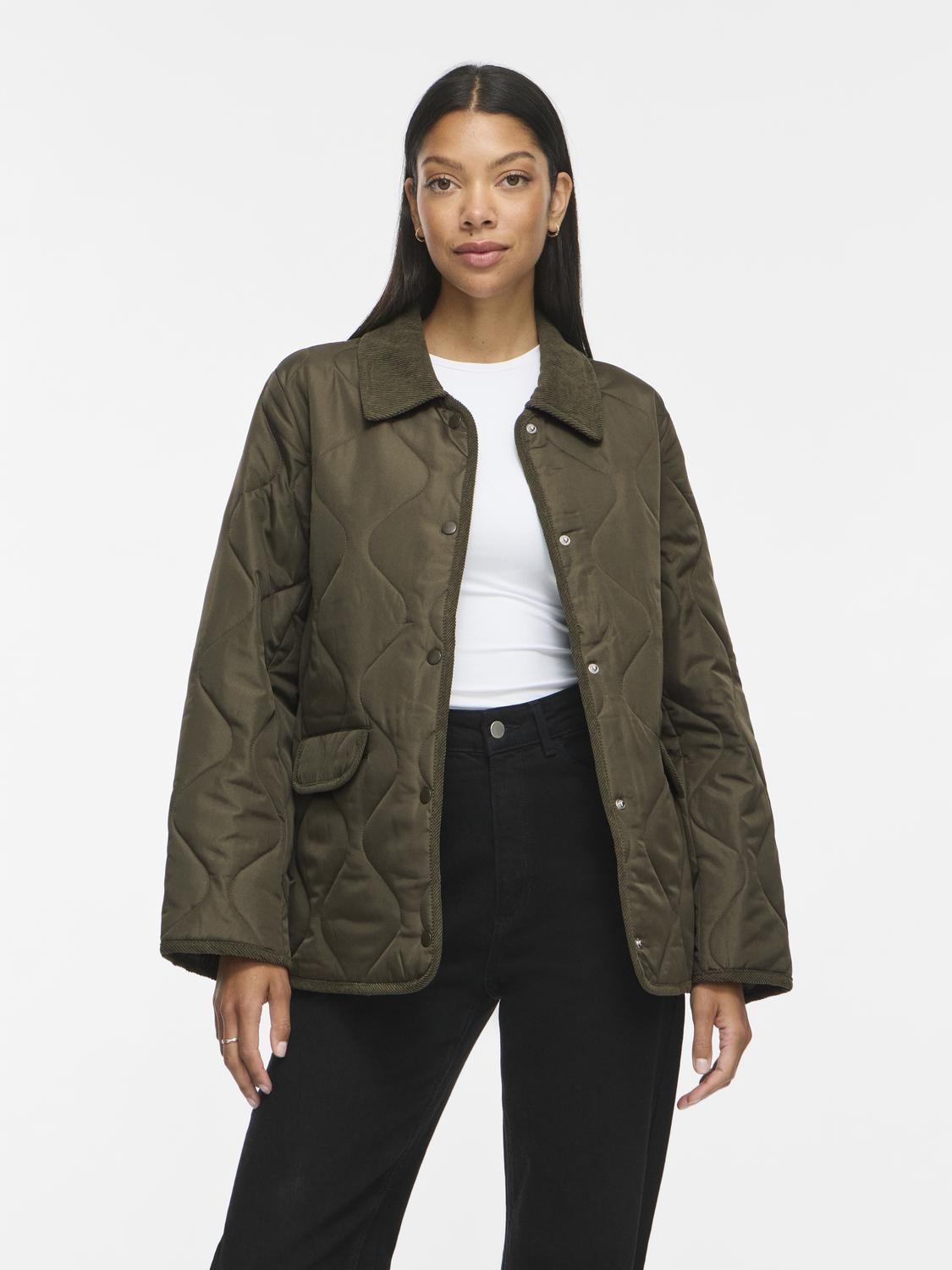 model_shot-front