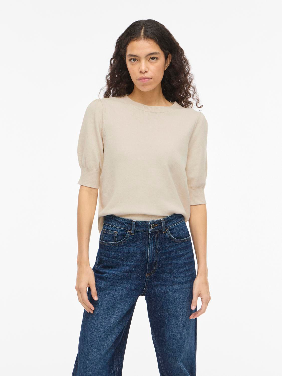 model_shot-front