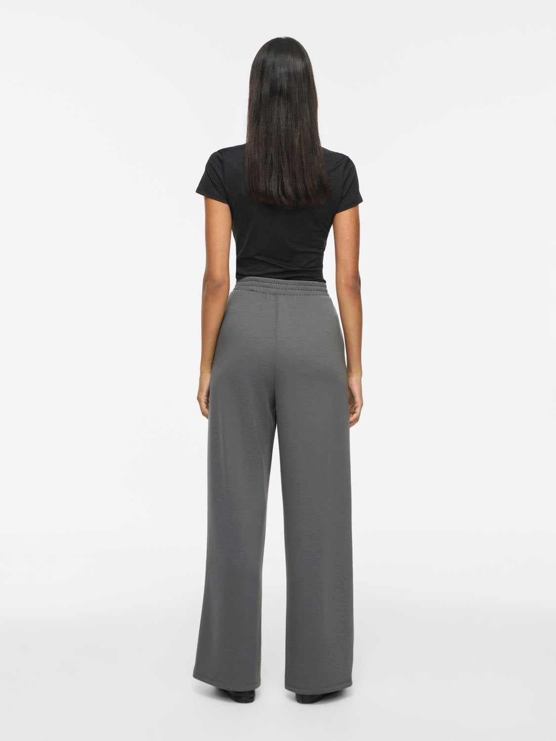 model_shot-back