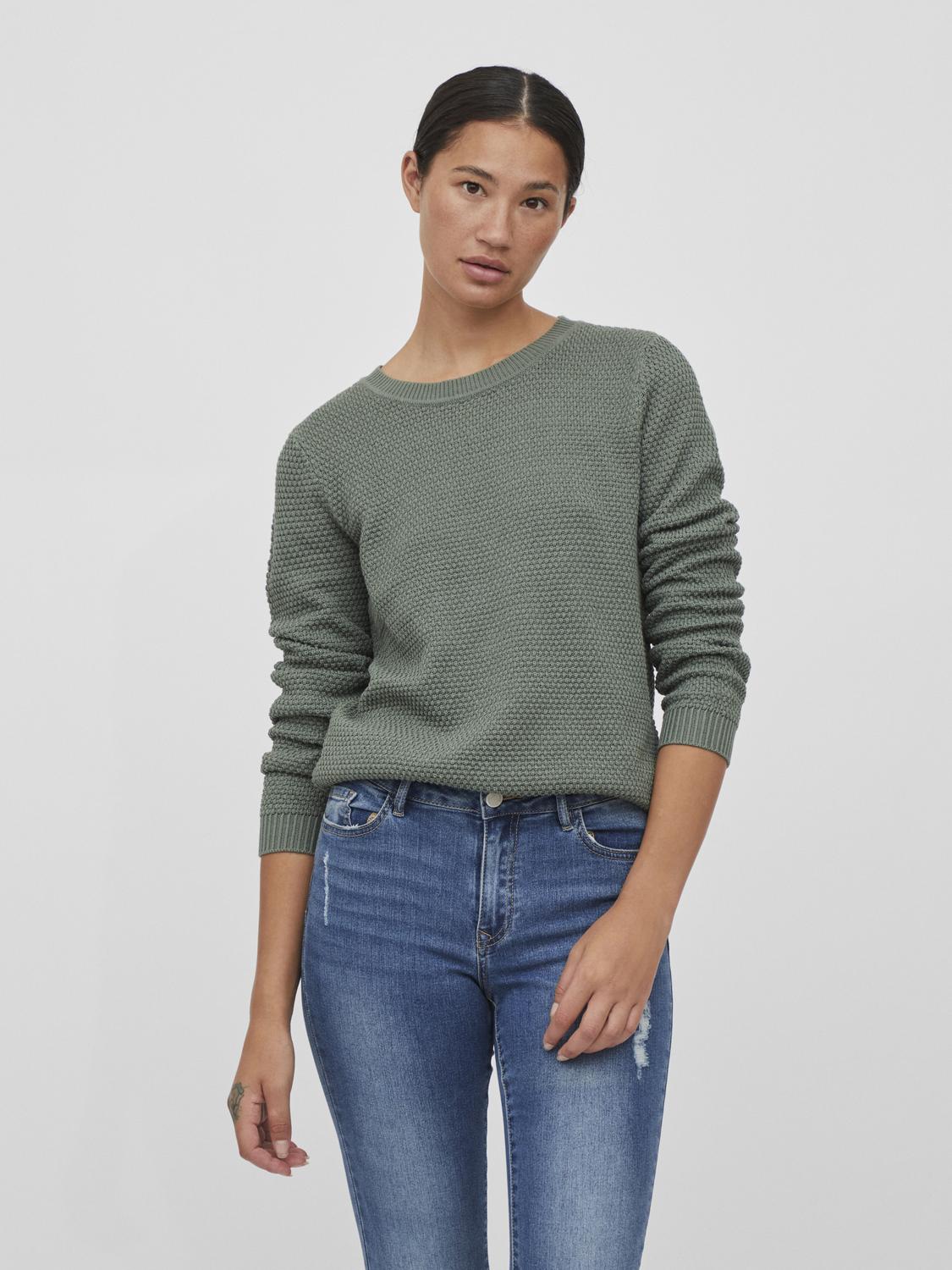 model_shot-front