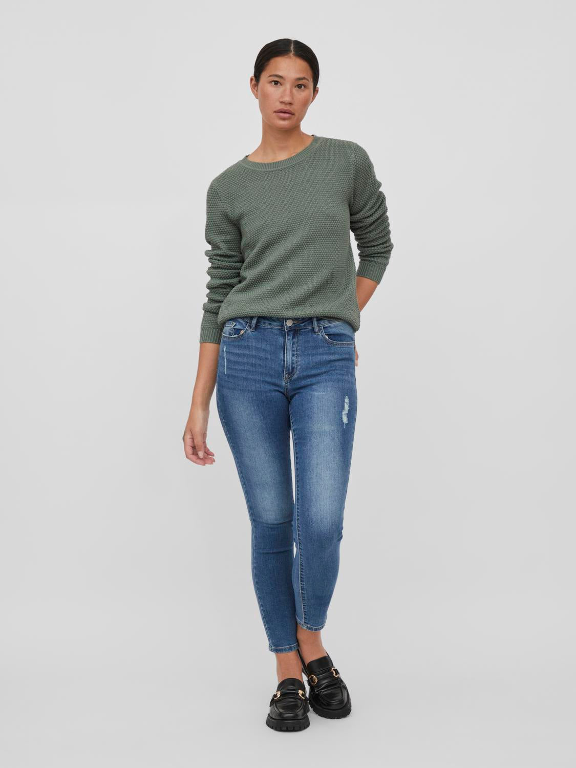 model_shot-front_full