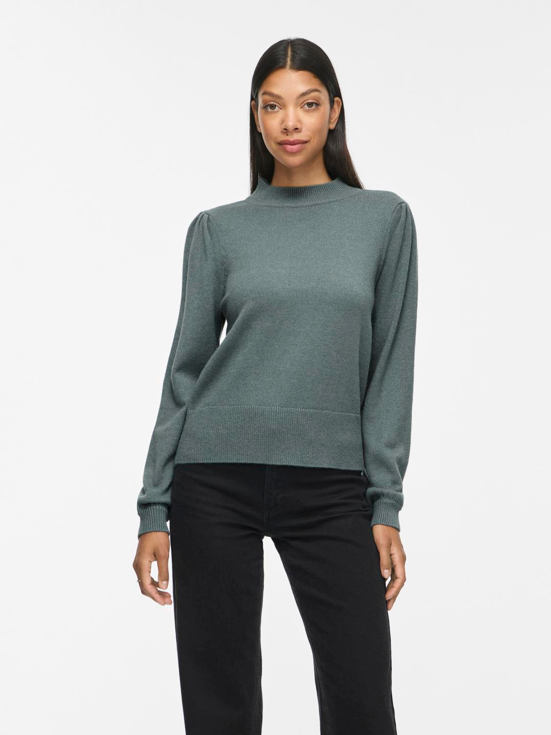 model_shot-front