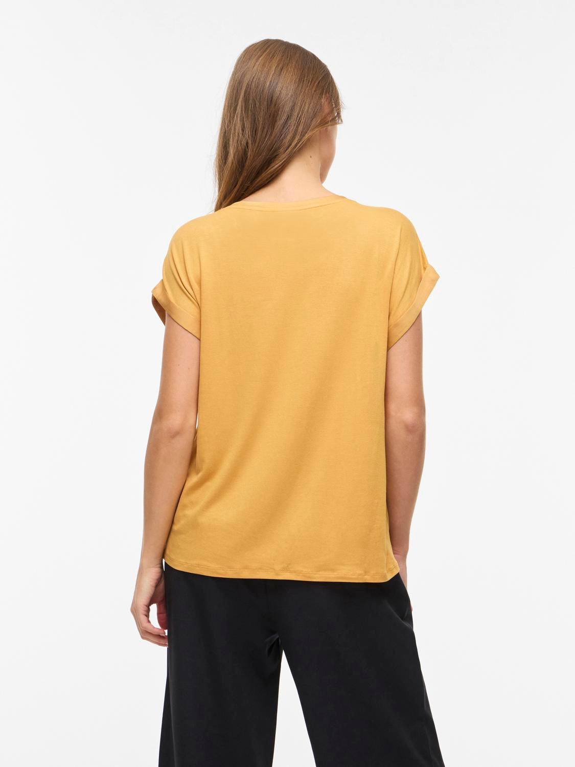 model_shot-back