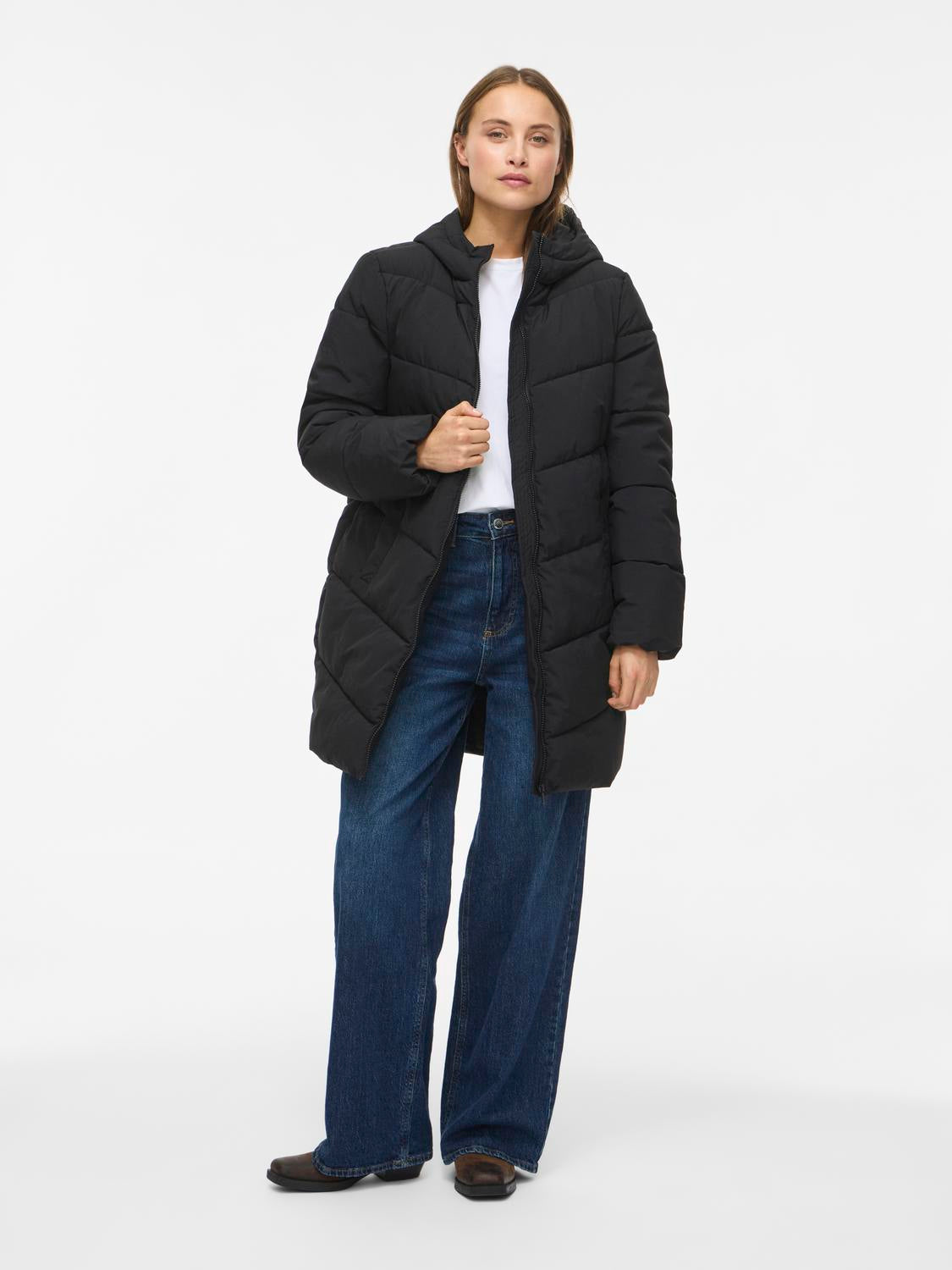 model_shot-front