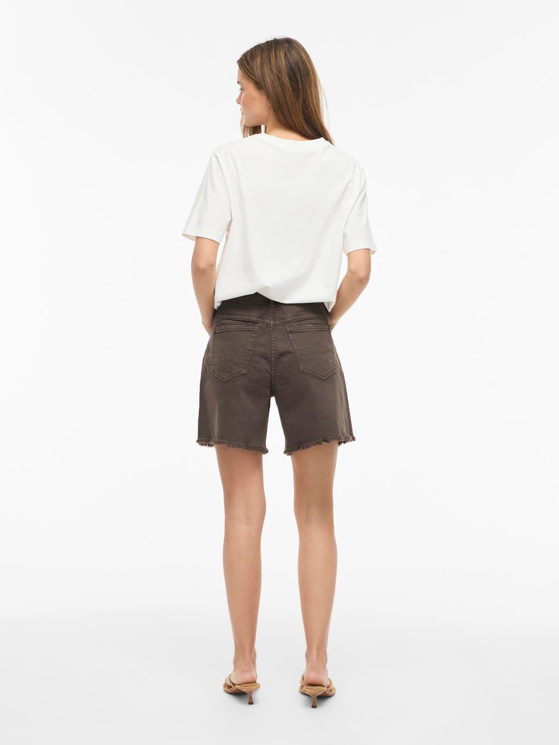 model_shot-back