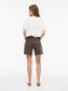 model_shot-back