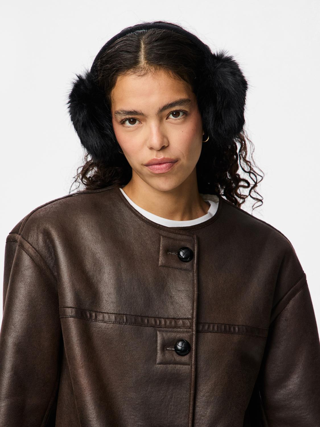 model_shot-front