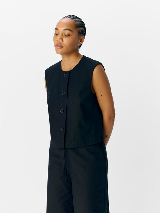 model_shot-front