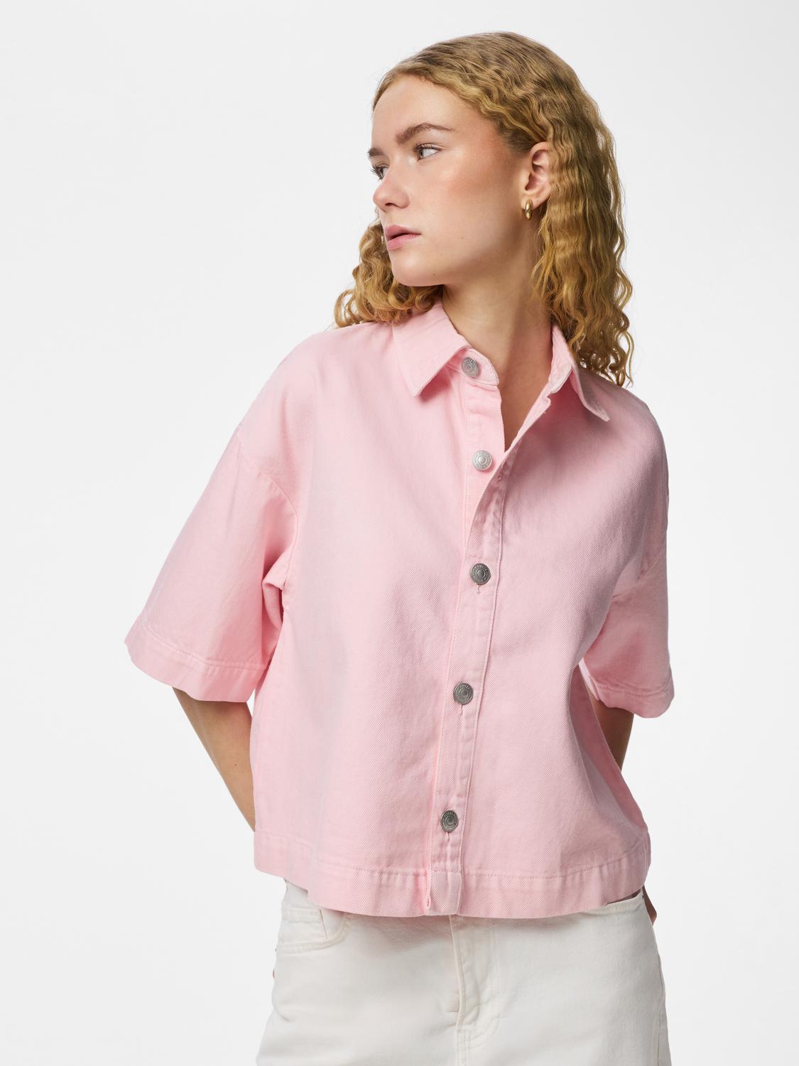 model_shot-front
