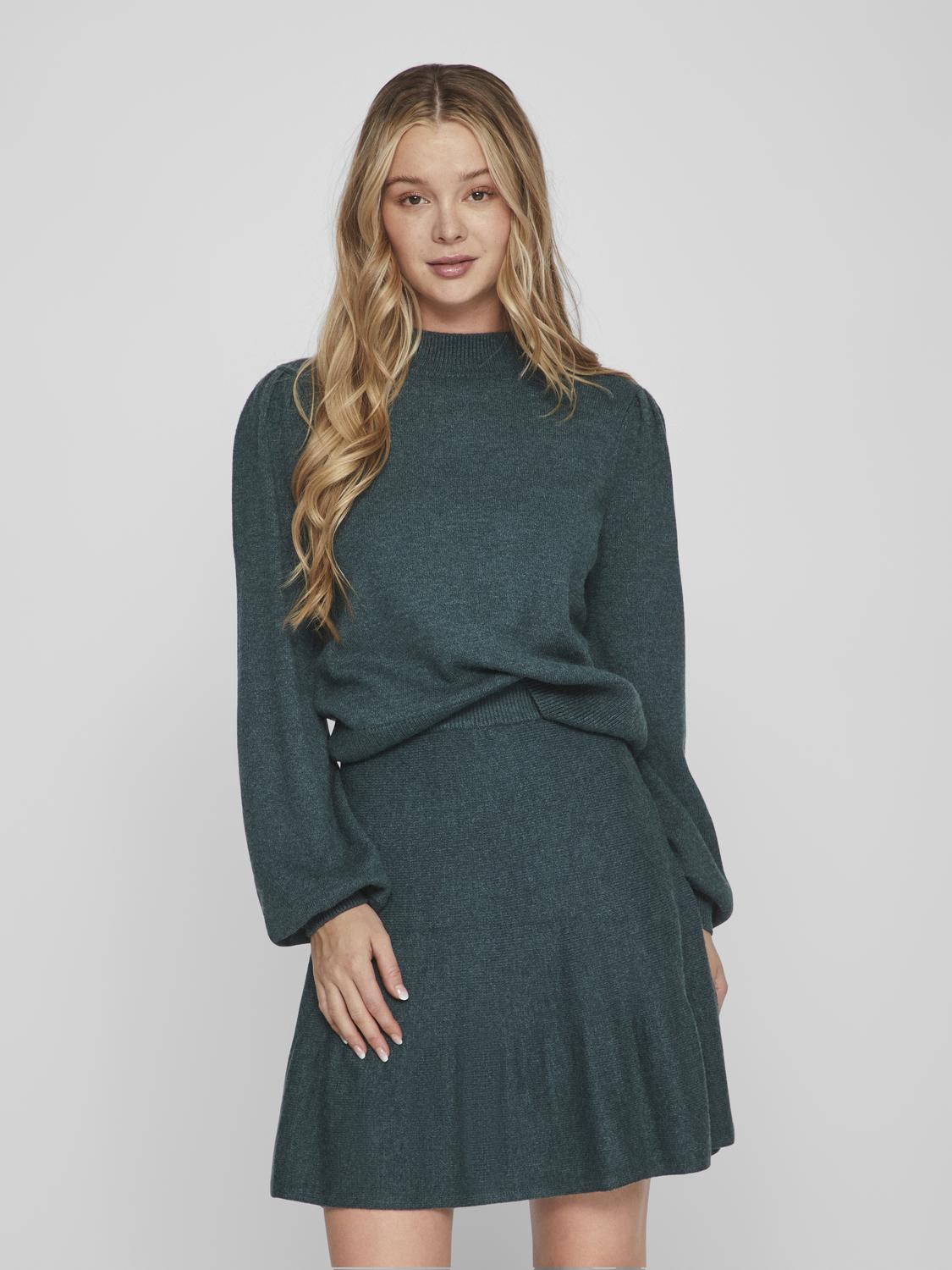 model_shot-front