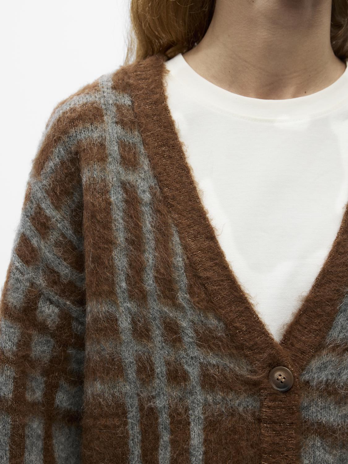 model_shot-detail