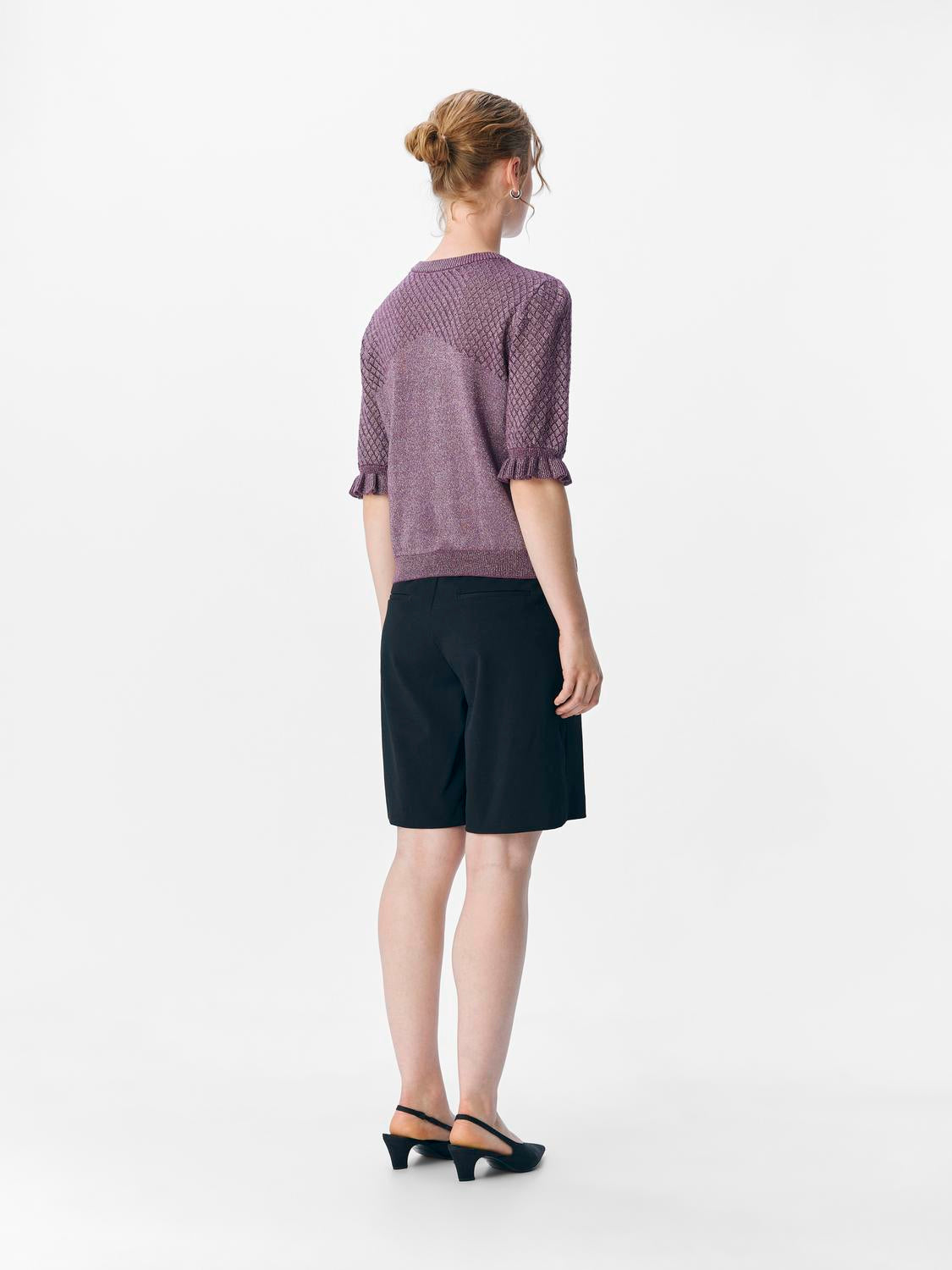 model_shot-back