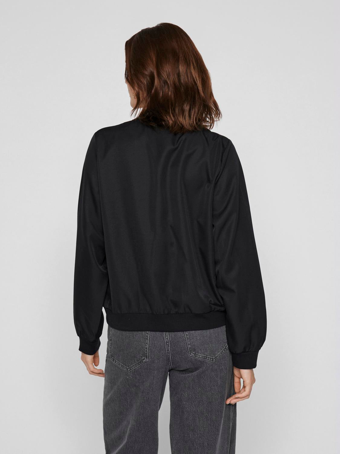 model_shot-back