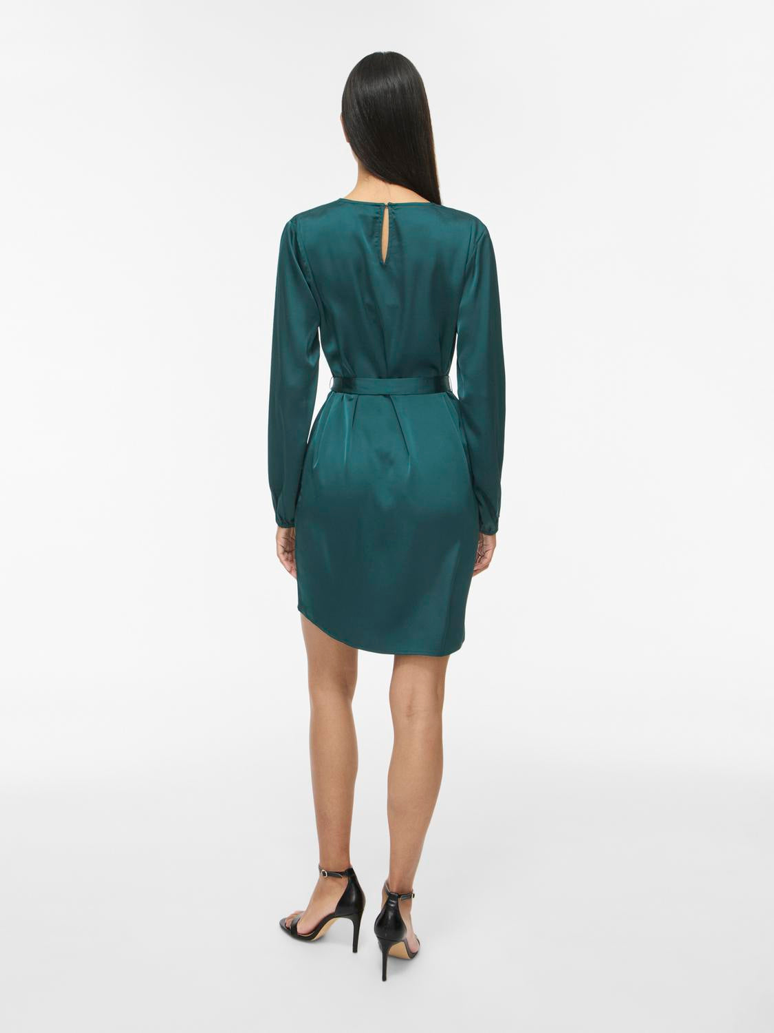 model_shot-back