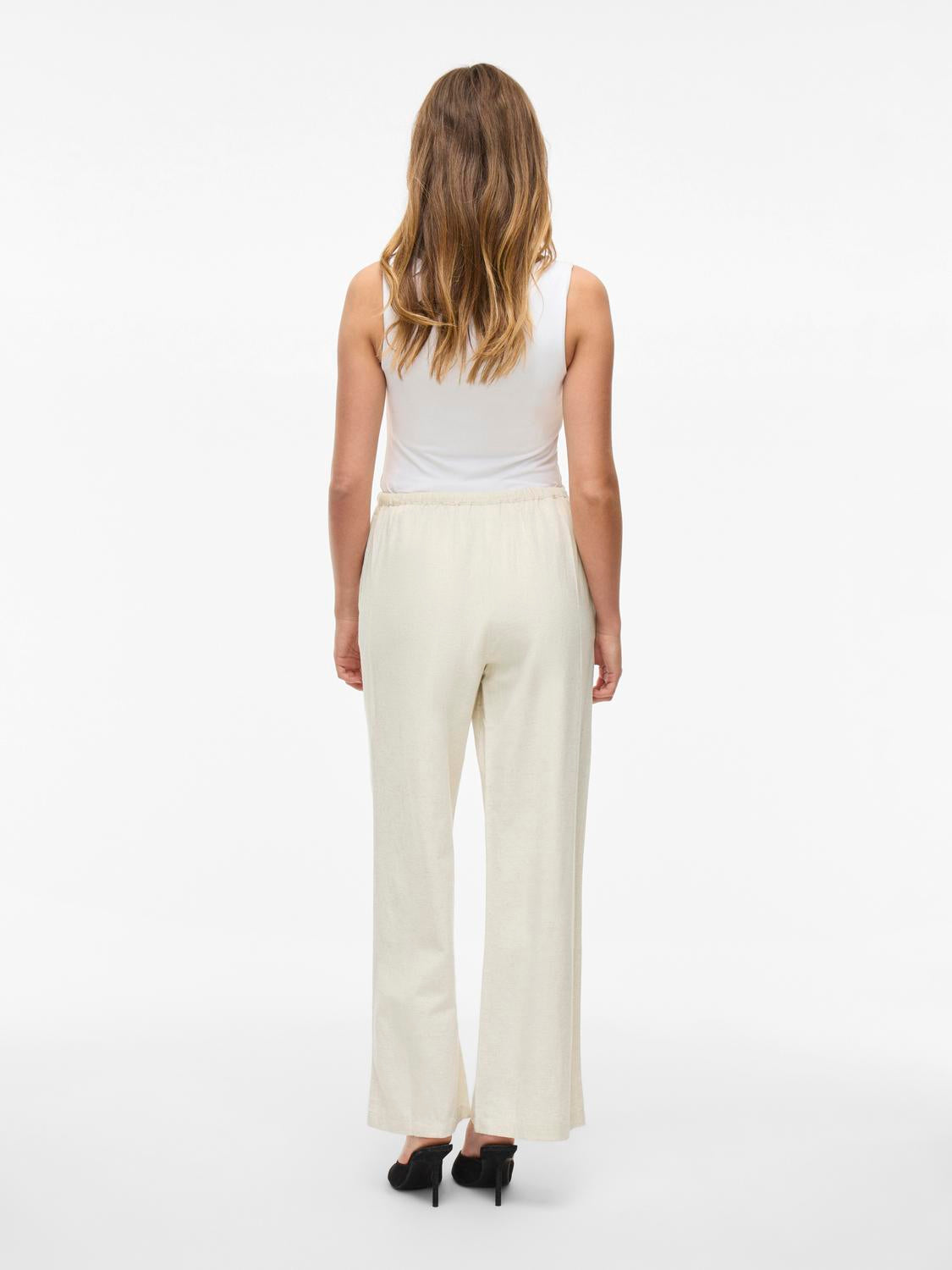 model_shot-back