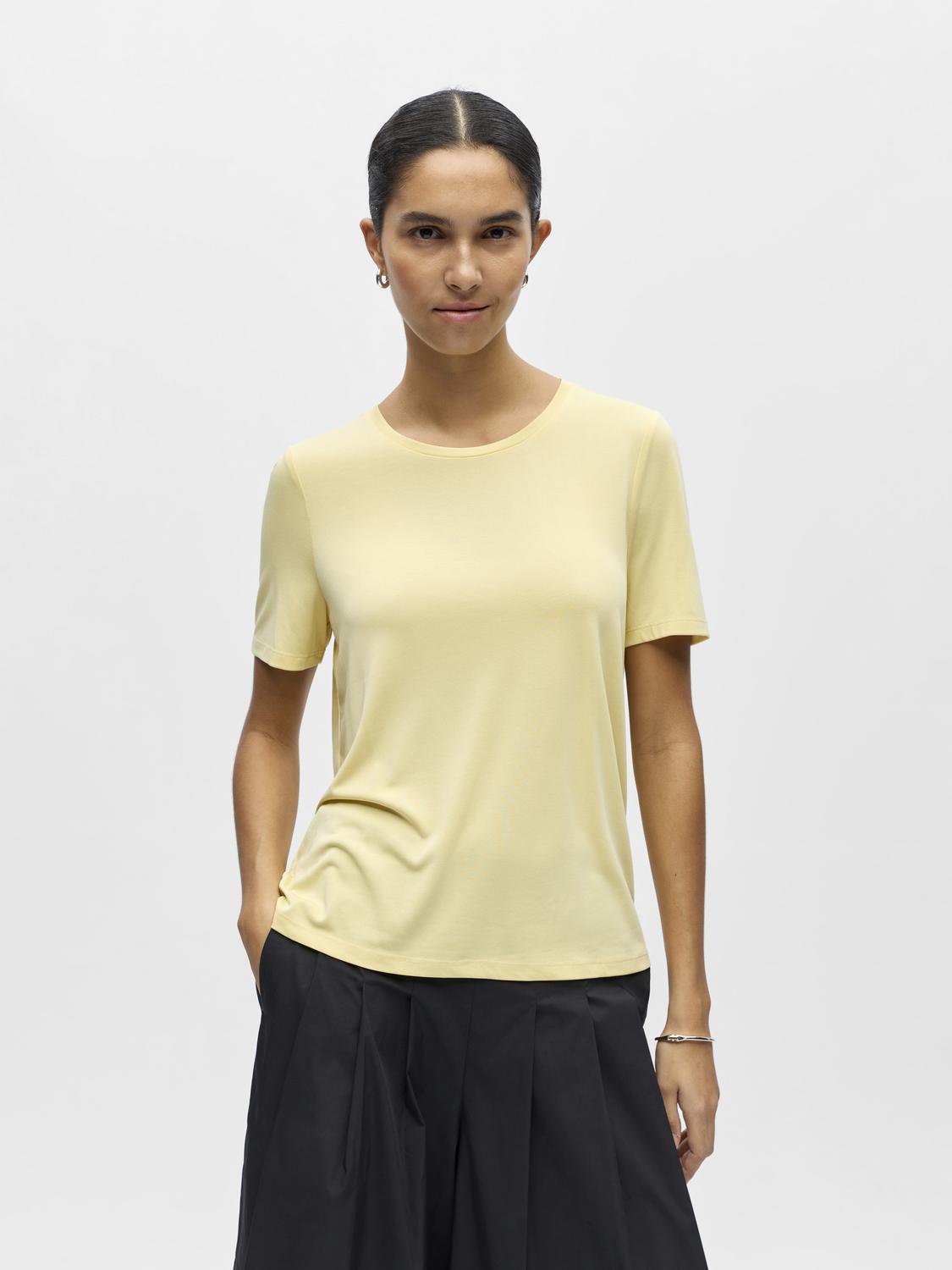 model_shot-front