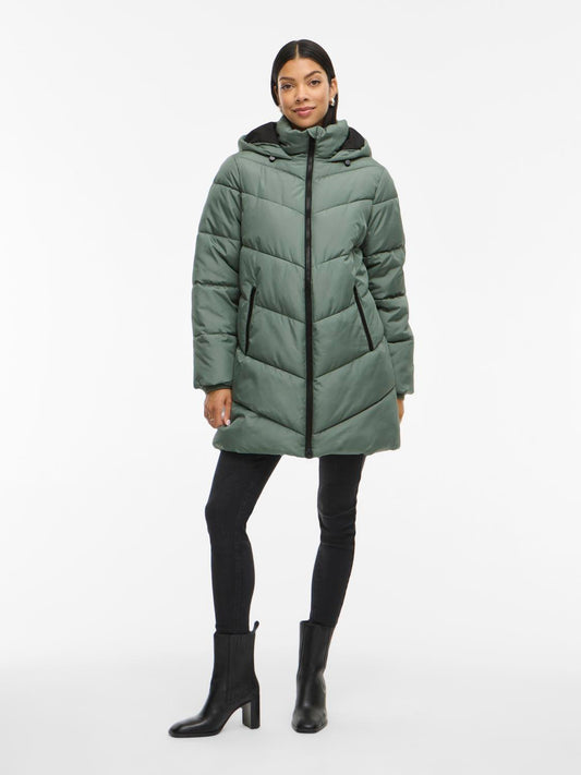 model_shot-front