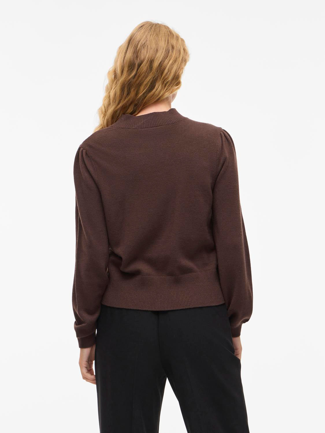 model_shot-back