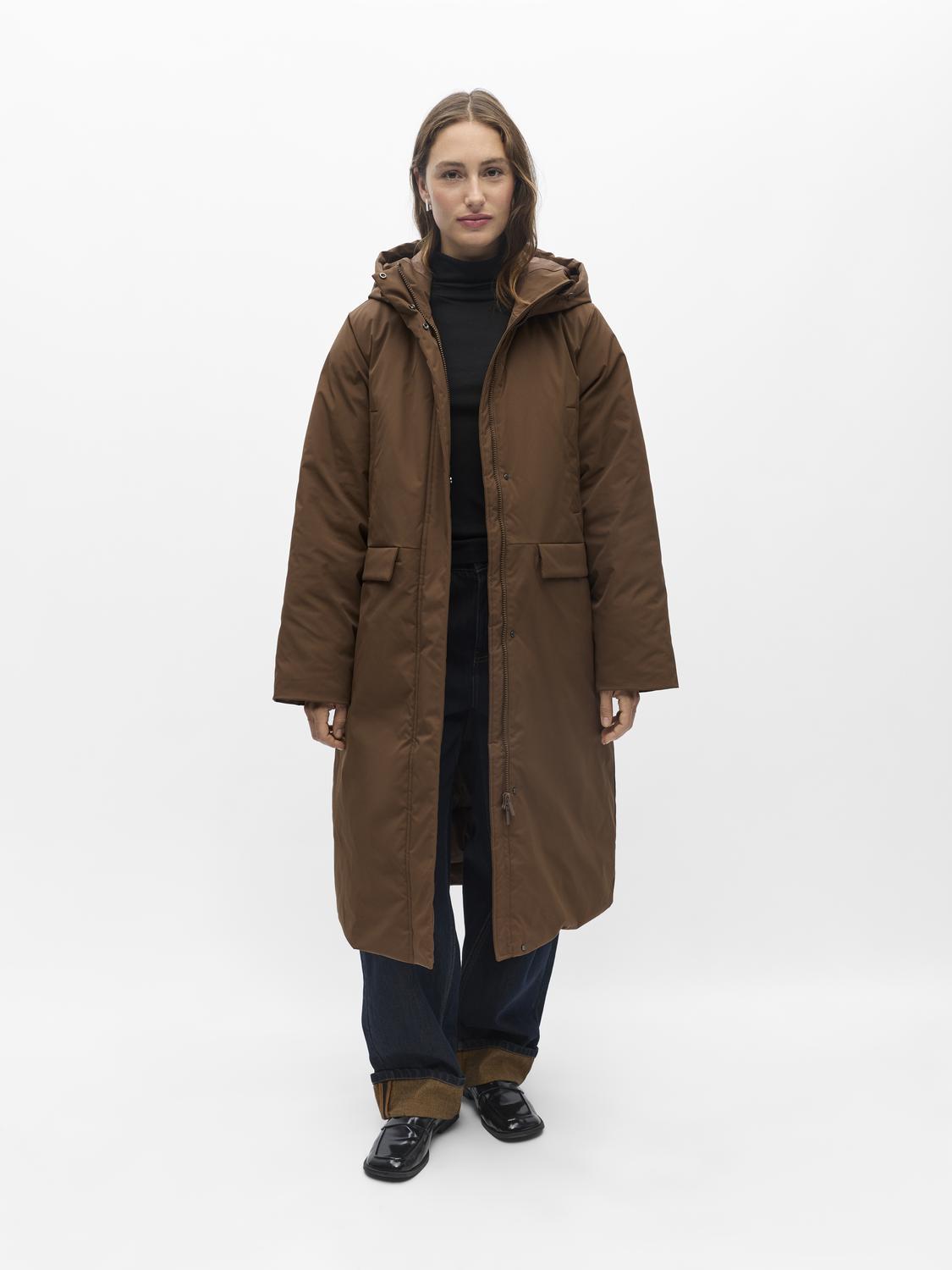 model_shot-front_full