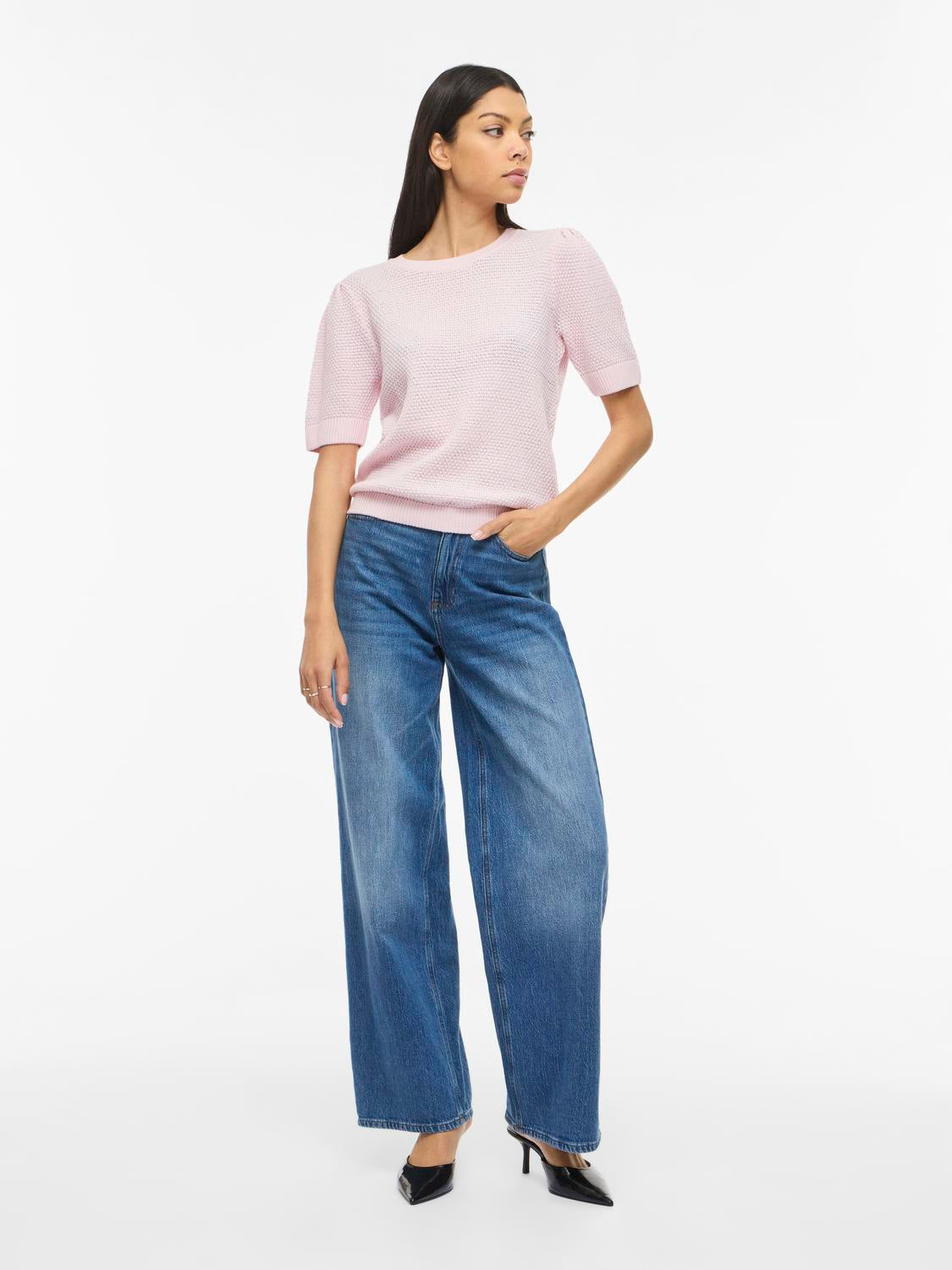 model_shot-front_full