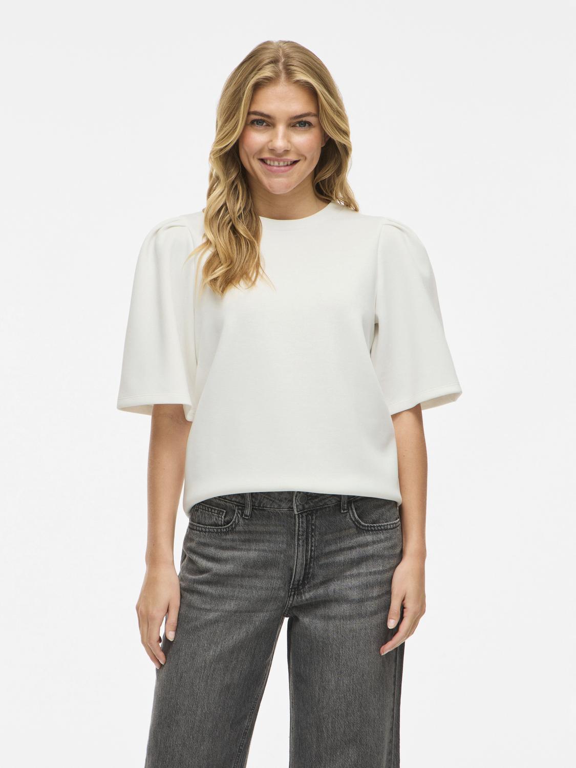 model_shot-front