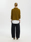 model_shot-back