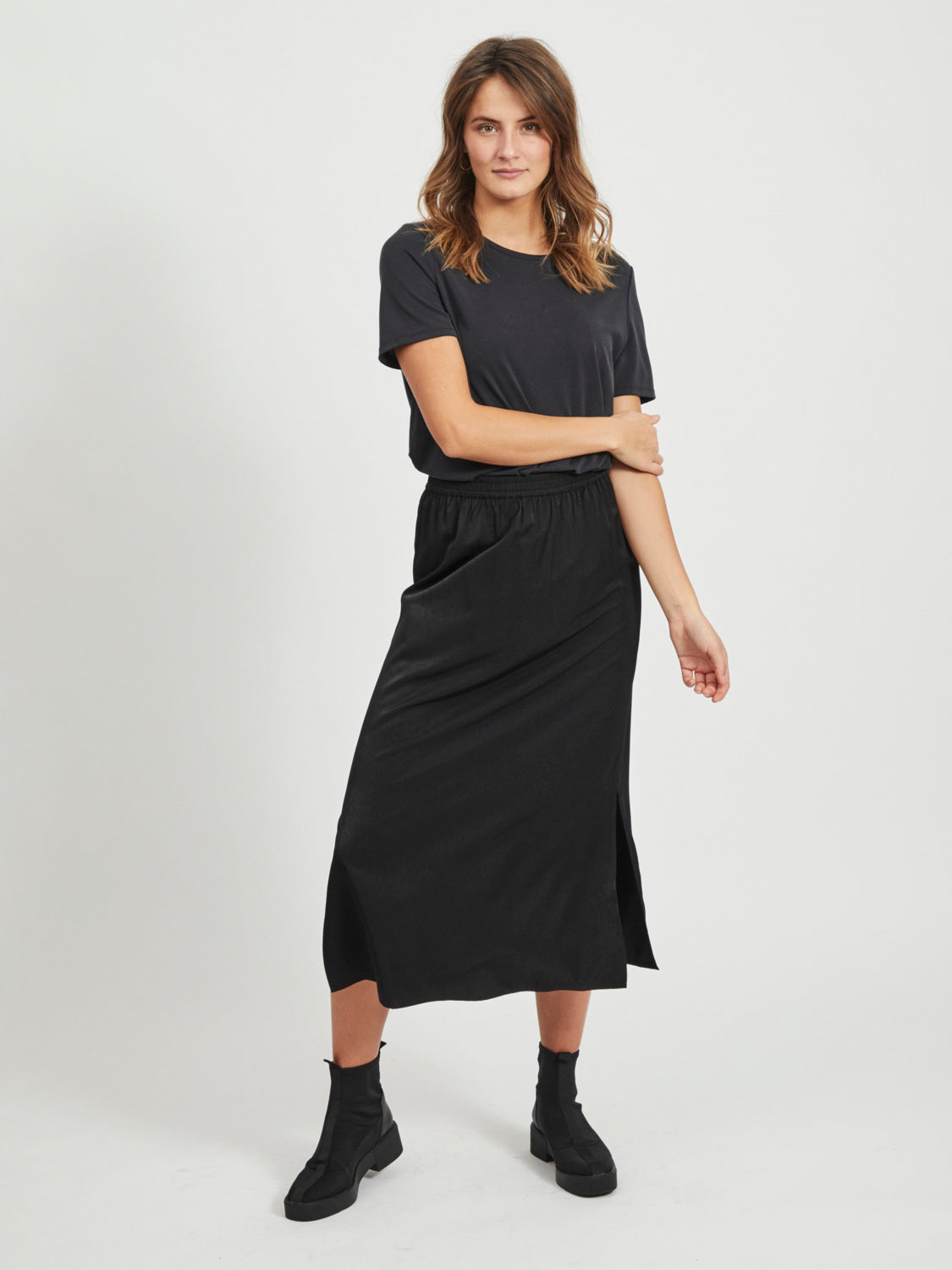 Juodos spalvos marškinėliai, Vila Clothes