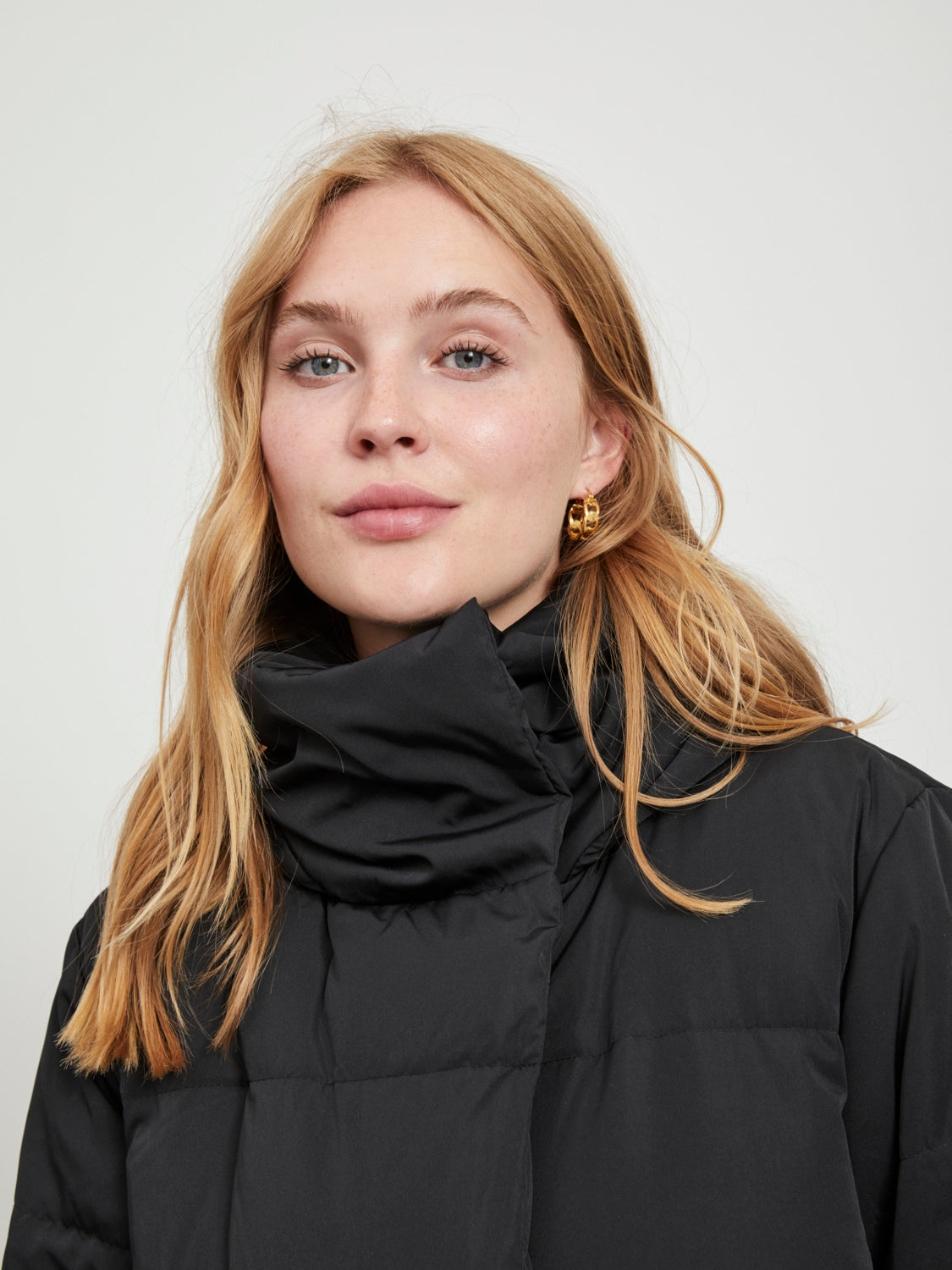 OBJLOUISE Striukė - Juoda